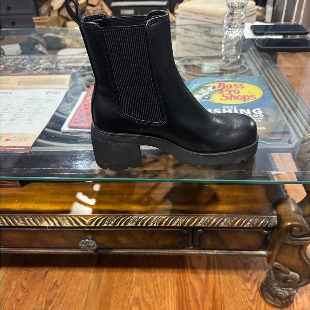 Steve Madden Black Ankle Boots with Elastic Panels